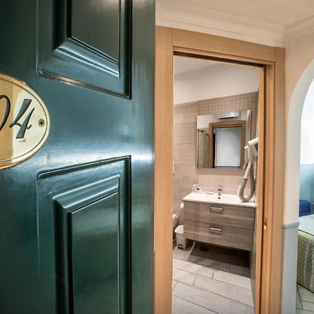 Hotel Villa Degli Angeli Кастель-Гандольфо Екстер'єр фото