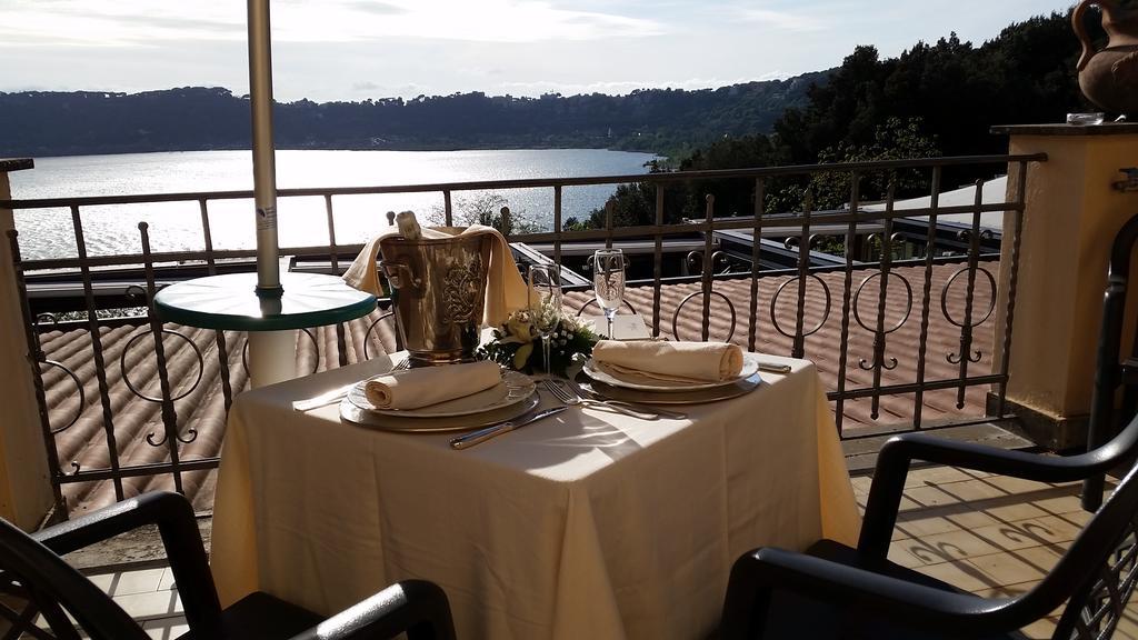 Hotel Villa Degli Angeli Кастель-Гандольфо Екстер'єр фото