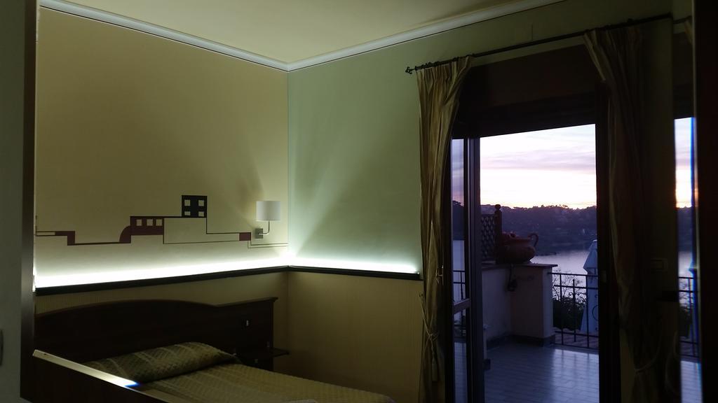 Hotel Villa Degli Angeli Кастель-Гандольфо Екстер'єр фото