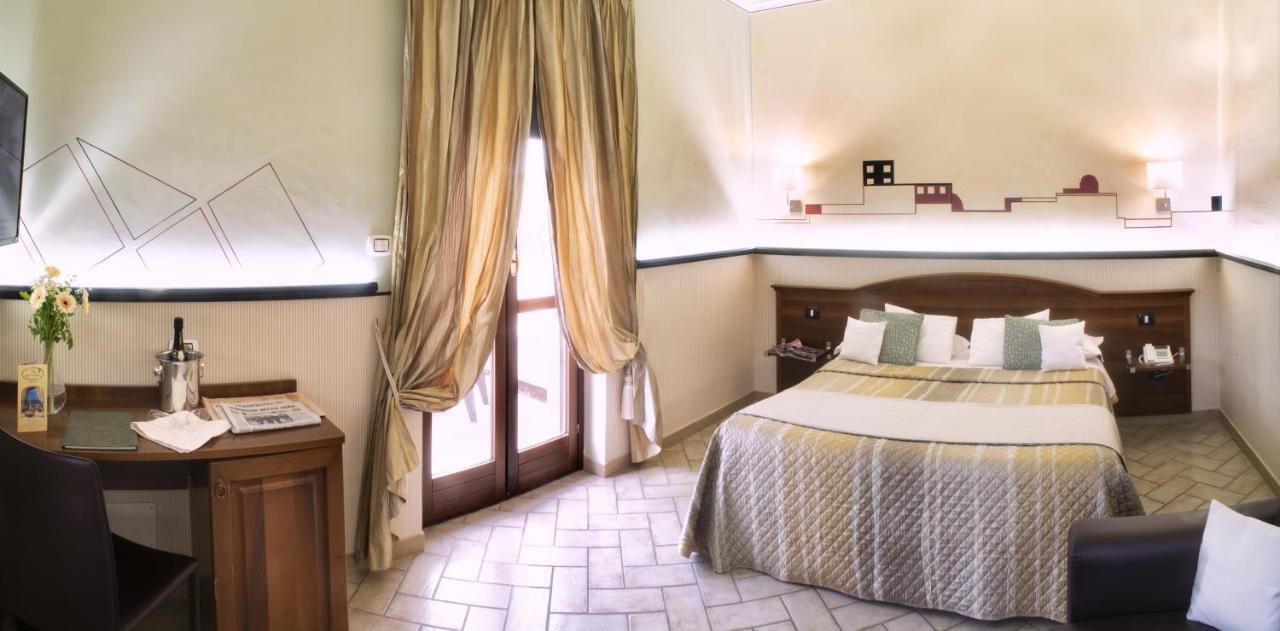 Hotel Villa Degli Angeli Кастель-Гандольфо Екстер'єр фото