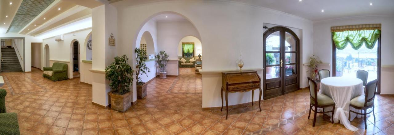 Hotel Villa Degli Angeli Кастель-Гандольфо Екстер'єр фото